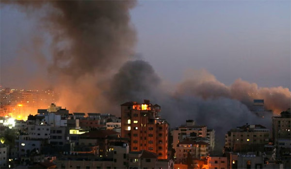 ইসরায়েলি হামলায় নিখোঁজ হামাসের হাতে আটক ৬০ বন্দি, গাজায় নিহতের সংখ্যা সাড়ে ৯ হাজার ছাড়িয়েছে