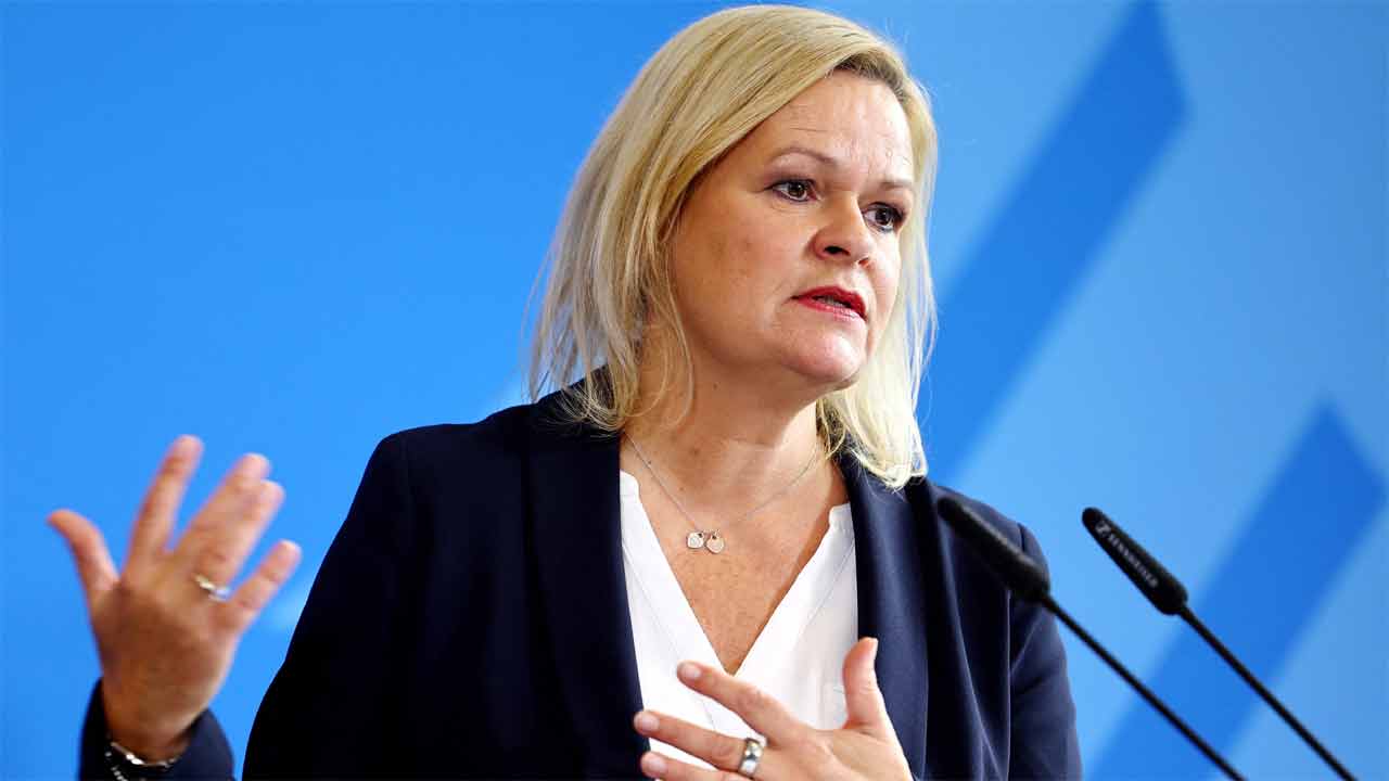 ইহুদি-বিদ্বেষীদের নাগরিকত্ব নয় : আইন করছে জার্মানি